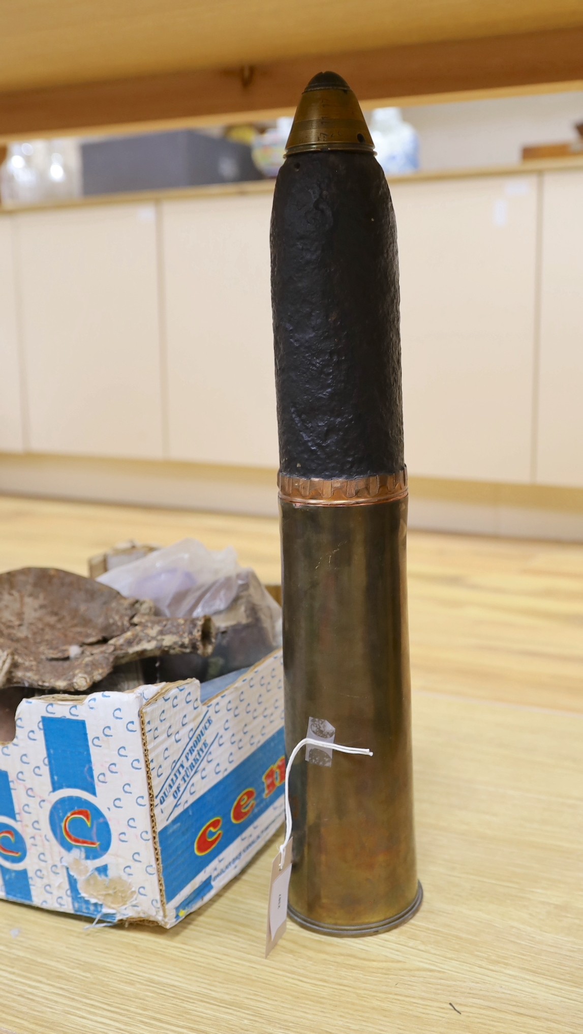 World War I memorabilia and relics and an artillery shell, 55 cms long